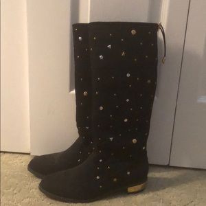 Black boots